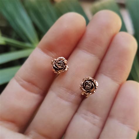 rose gold stud earrings small